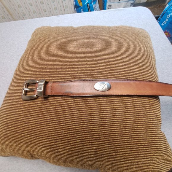 VINTAGE BROWN GENUINE LEATHER GOLF CONCHO BELT WOMENS SIZE L 33-37W SILVERTONE - Picture 6 of 9